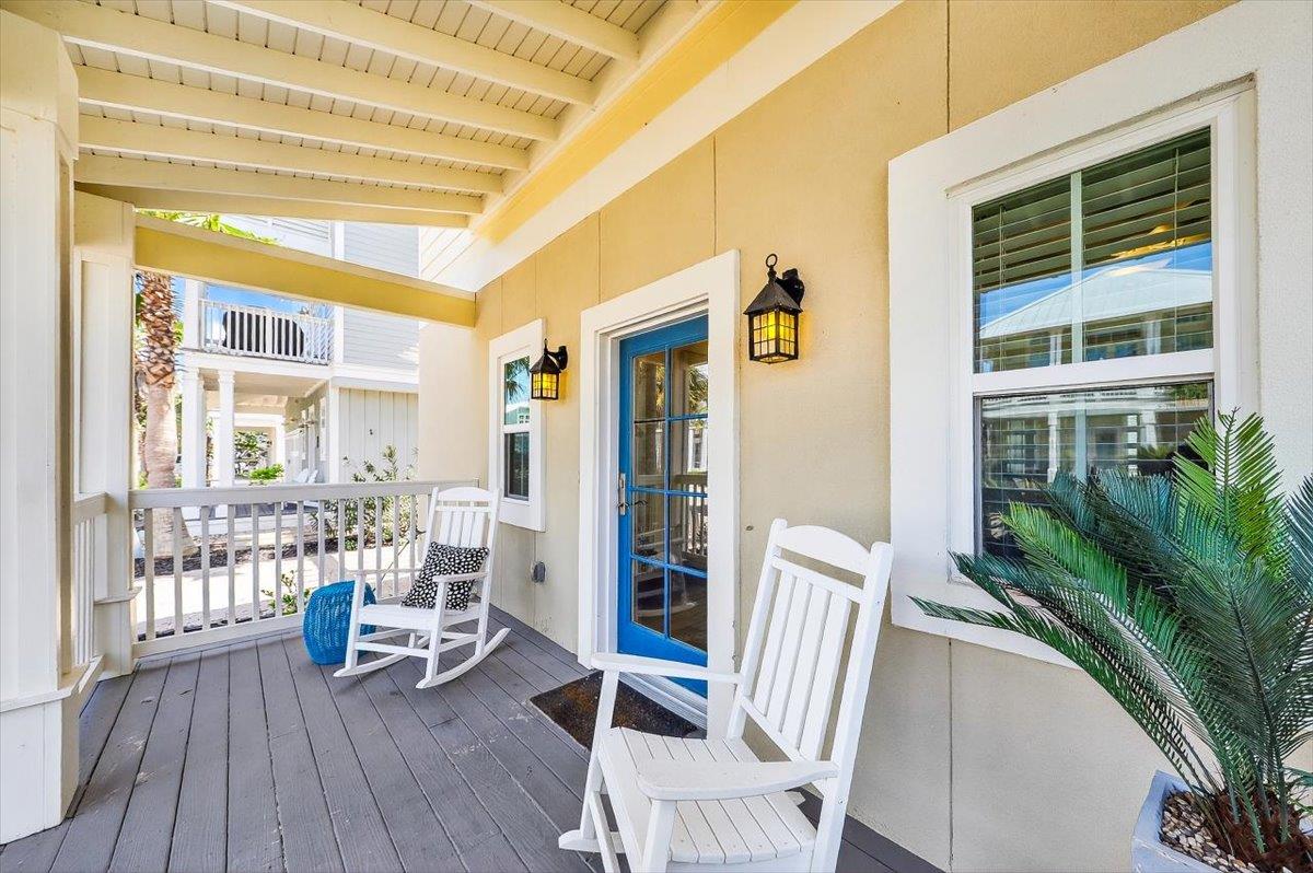 1st Floor, Front Porch