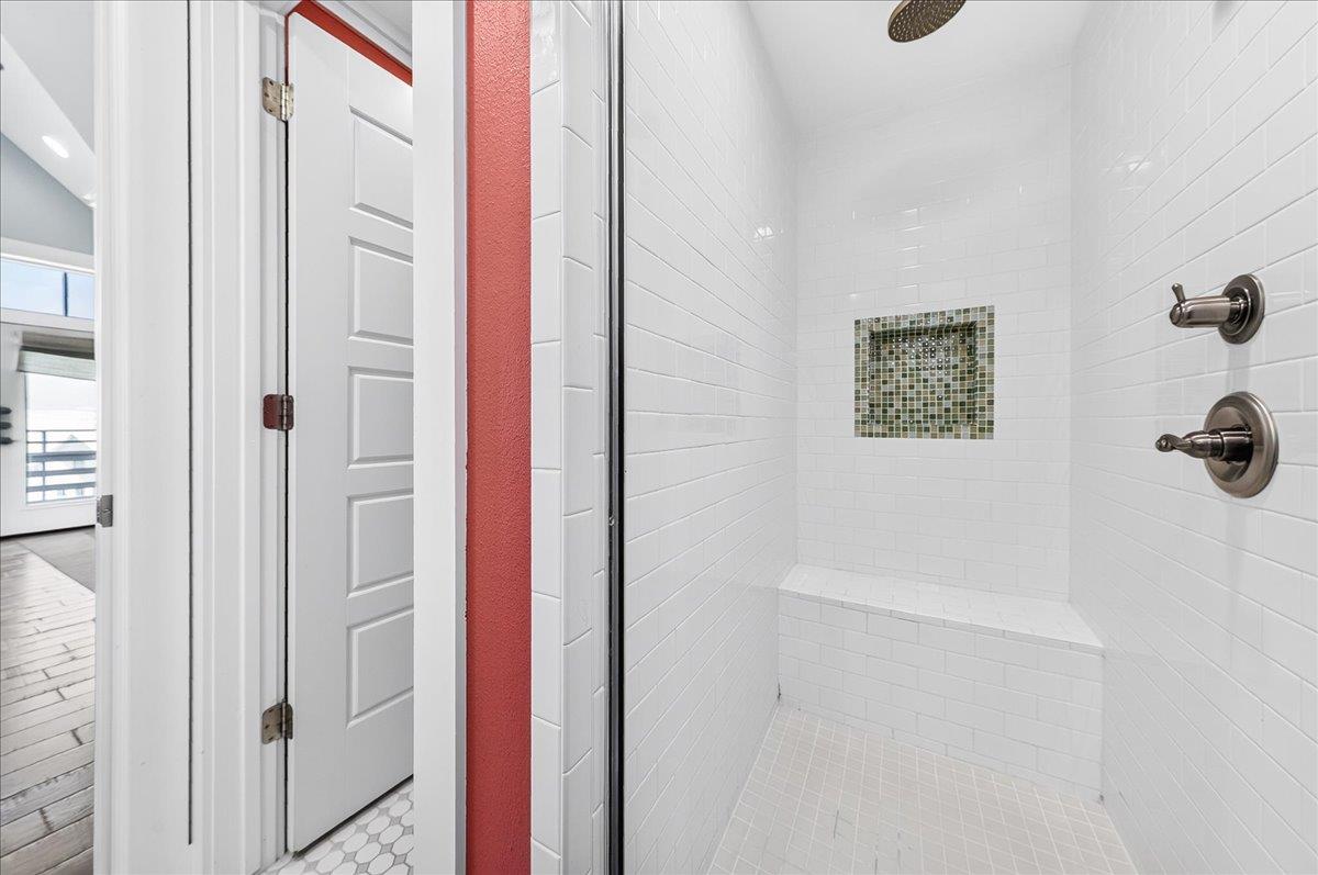 Primary King Bathroom, 2nd Floor