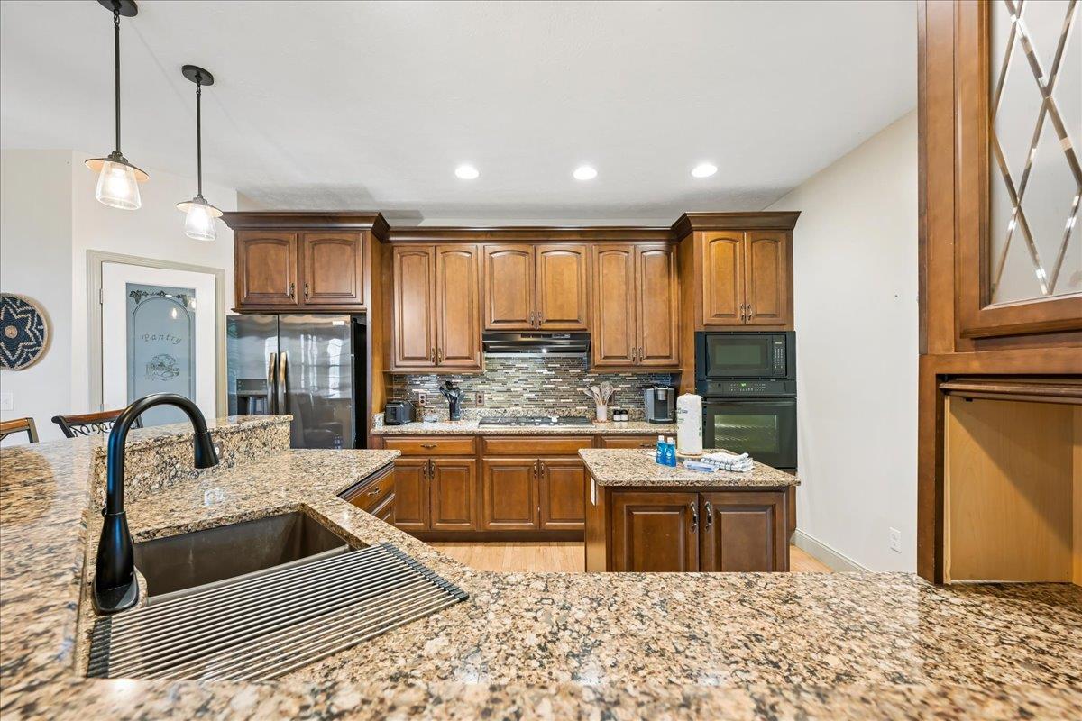 05Kitchen