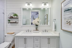 Primary King Bathroom, 2nd Floor