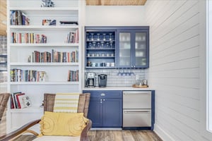 Beverage Bar, 2nd Floor