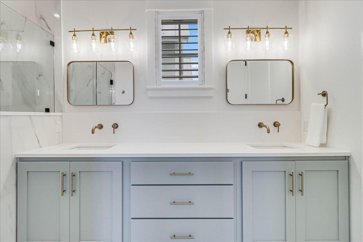 Primary Ensuite, 2nd Floor