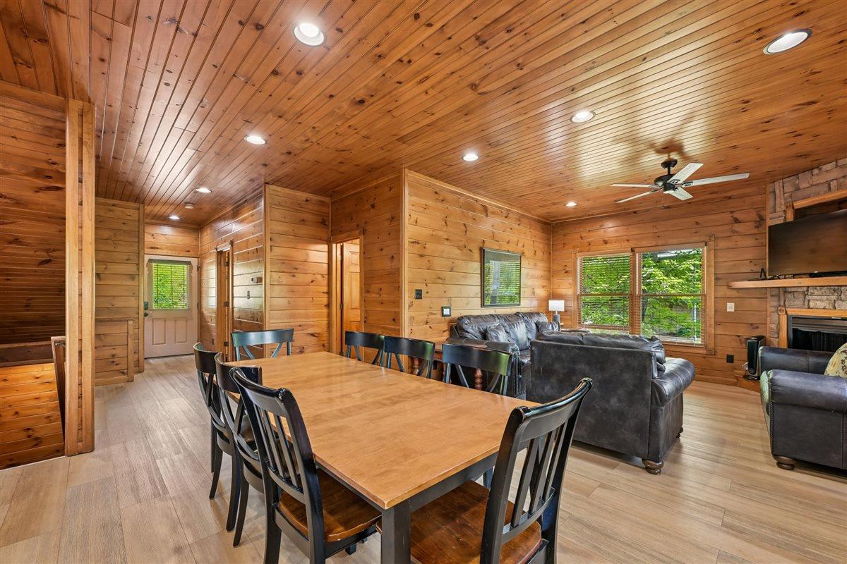 12Dining Room