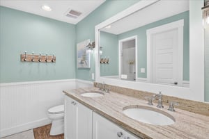 Primary King Bathroom, 1st Floor