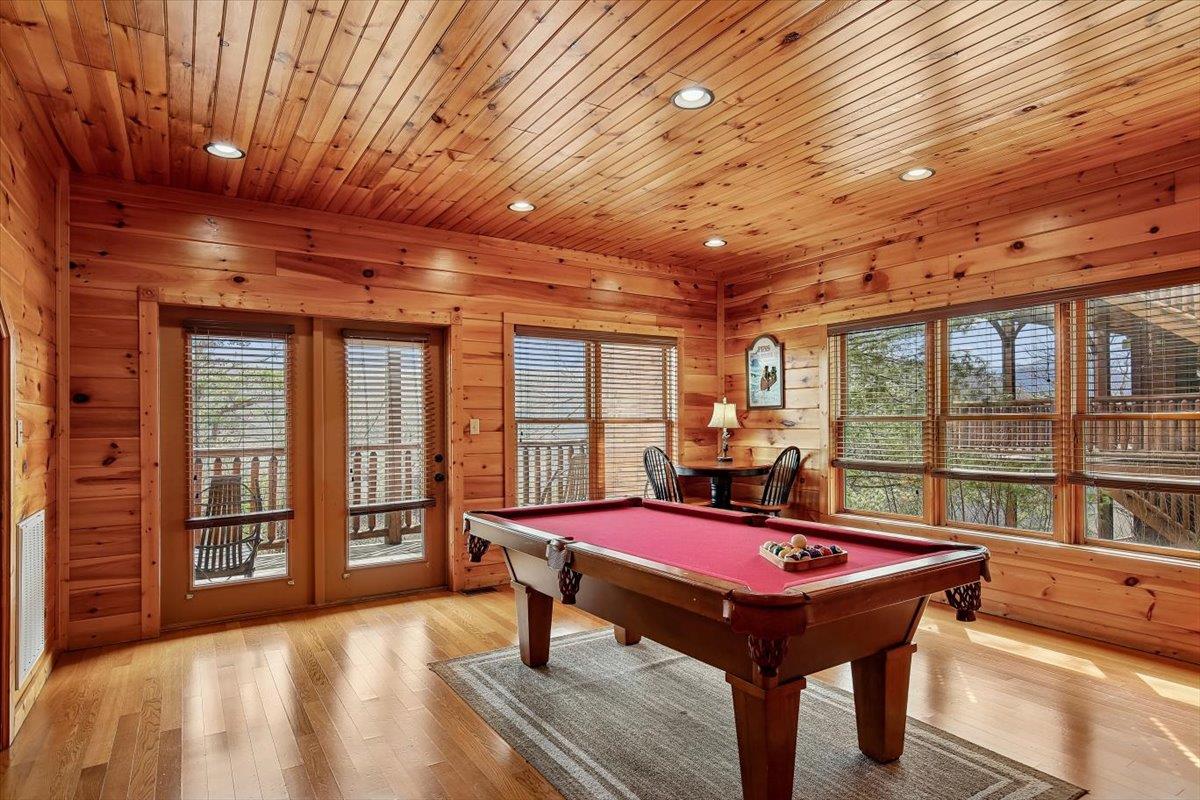 17Recreation Room