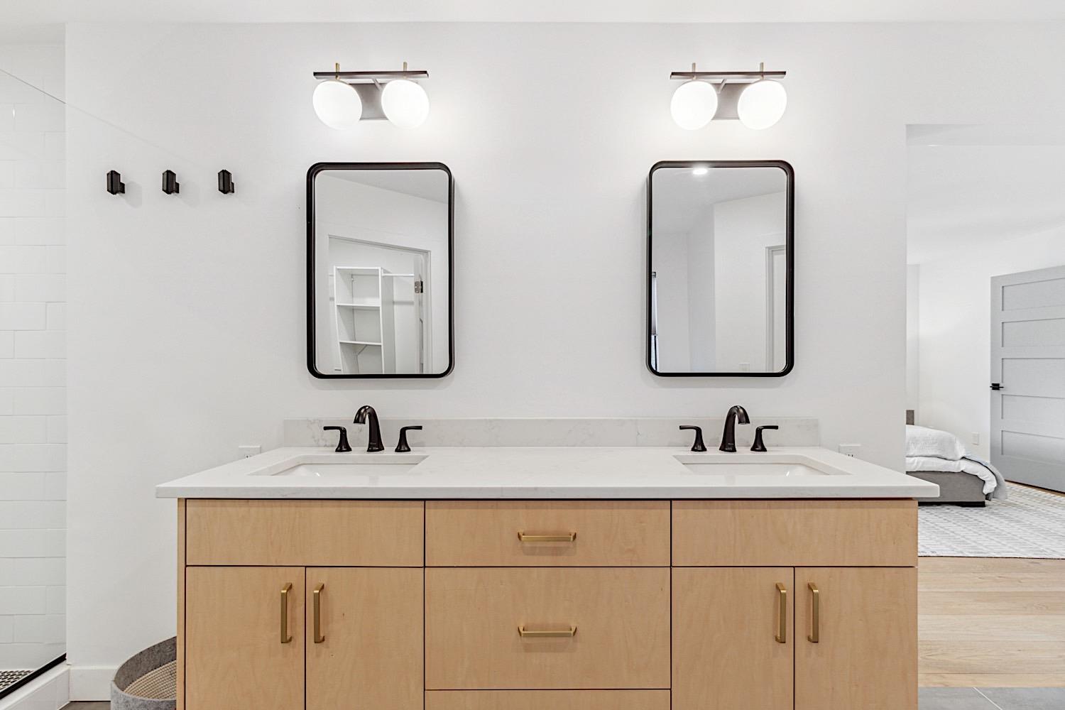 His  Hers sinks