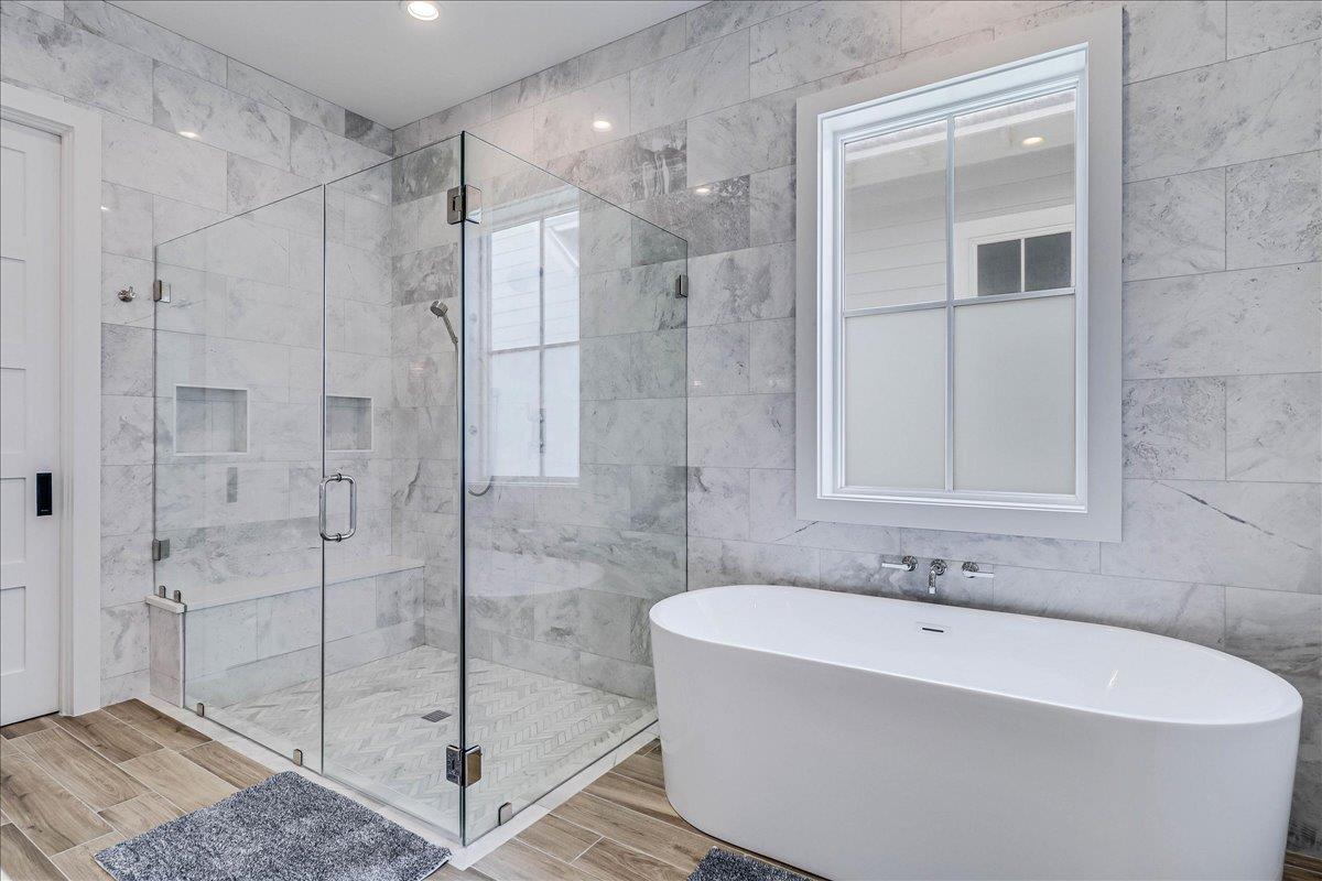 Primary King Bathroom, 2nd Floor