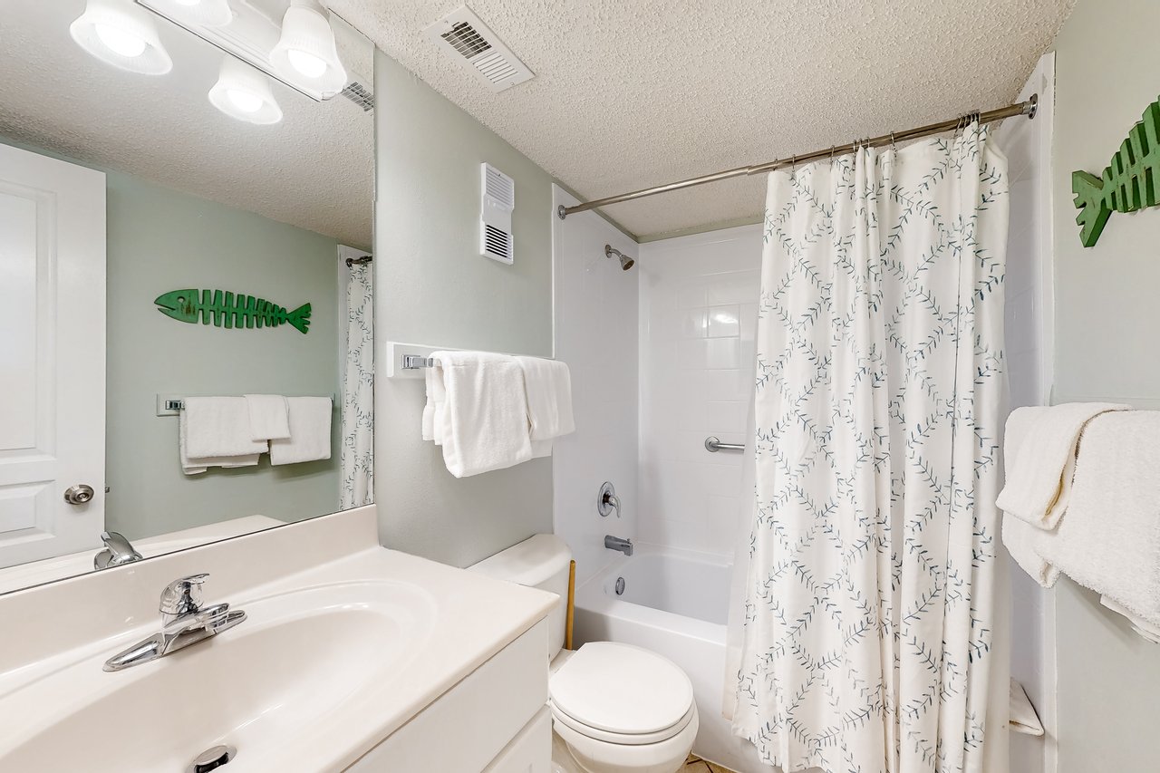 Island Winds West 578 15