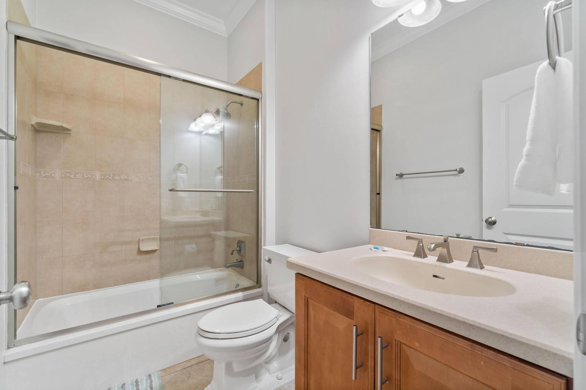 3rd Floor Shared Guest Bathroom