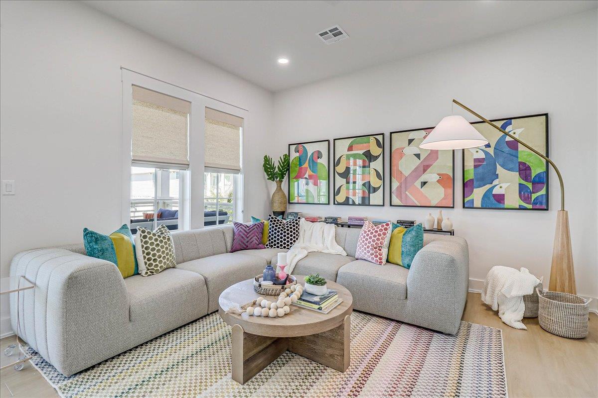 Living area, 2nd Floor