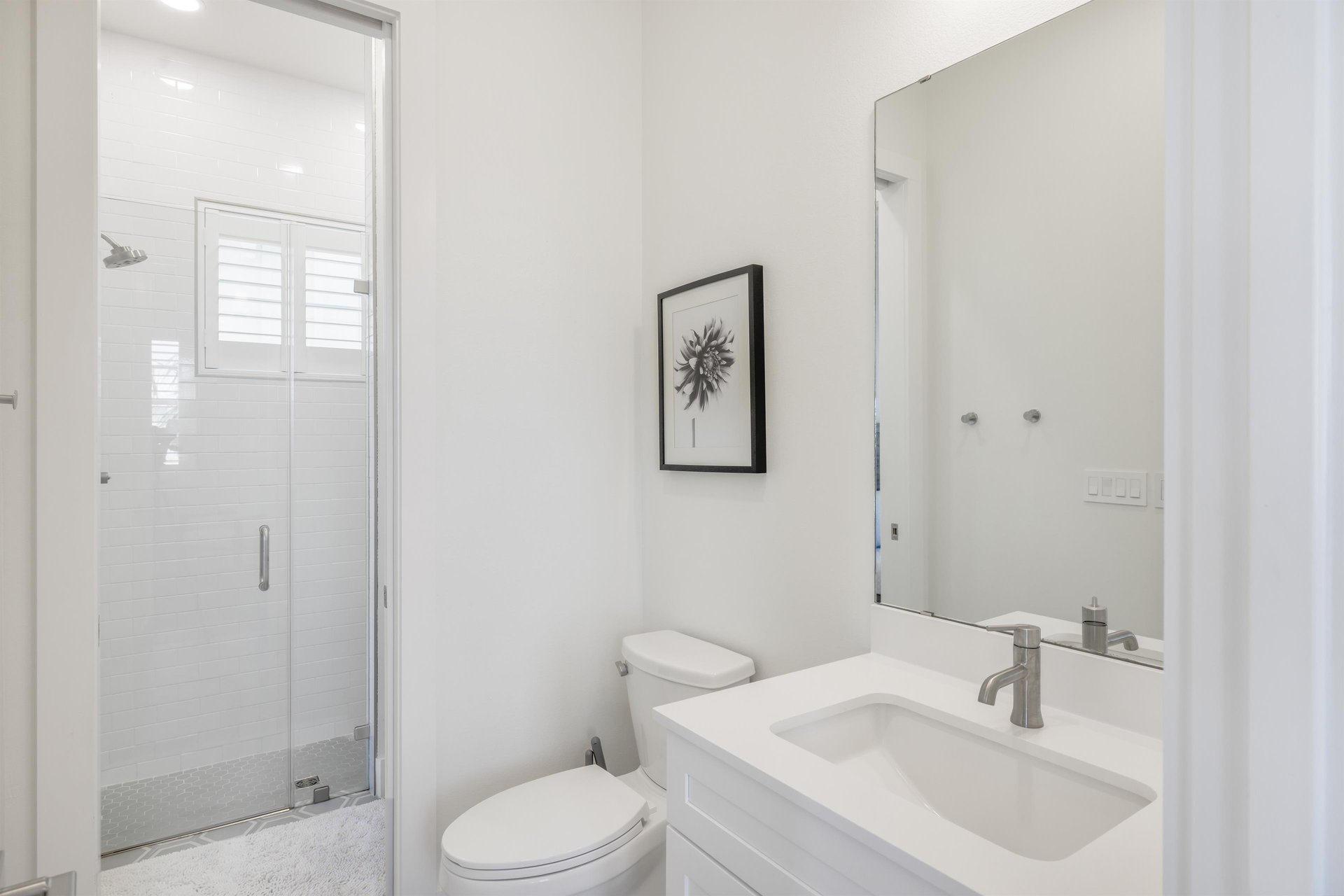 1st Floor, Shared Bathroom