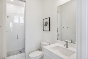 1st Floor, Shared Bathroom