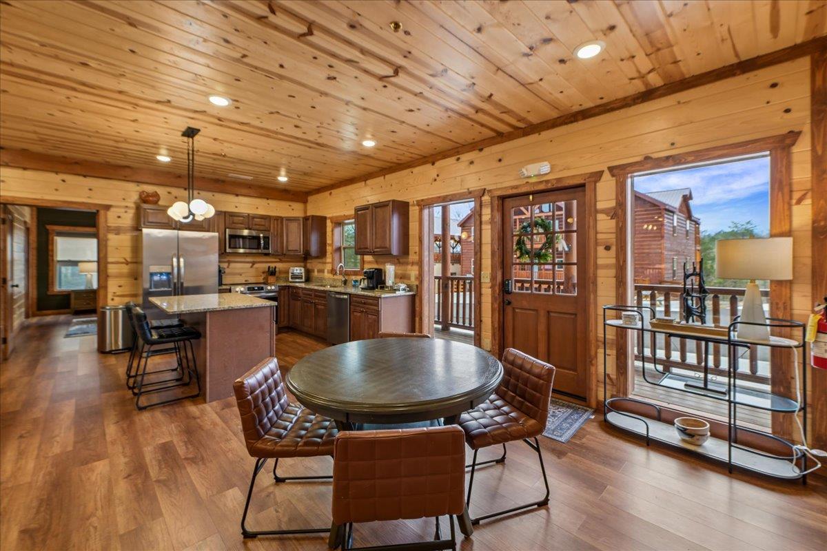 104Breakfast Room