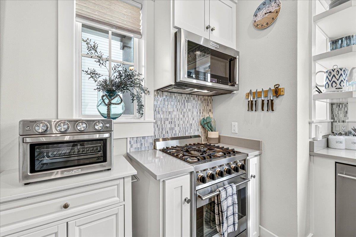 1st Floor, Kitchen