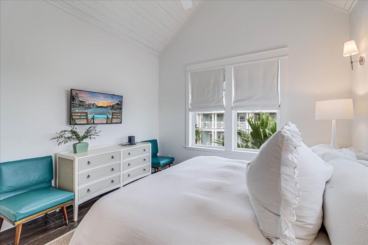 Primary King Bedroom, 2nd Floor