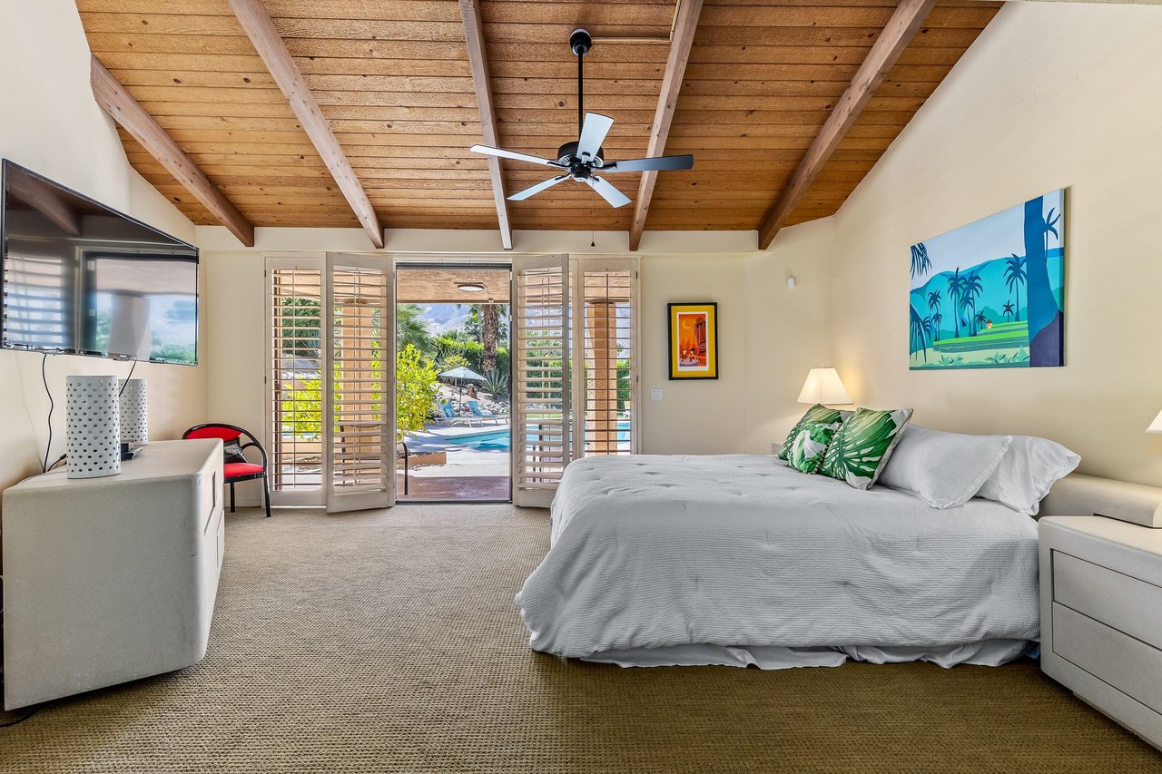 Relaxing guest bedroom
