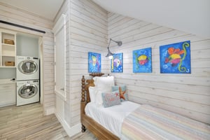 Hallway Twin Nook, 1st Floor