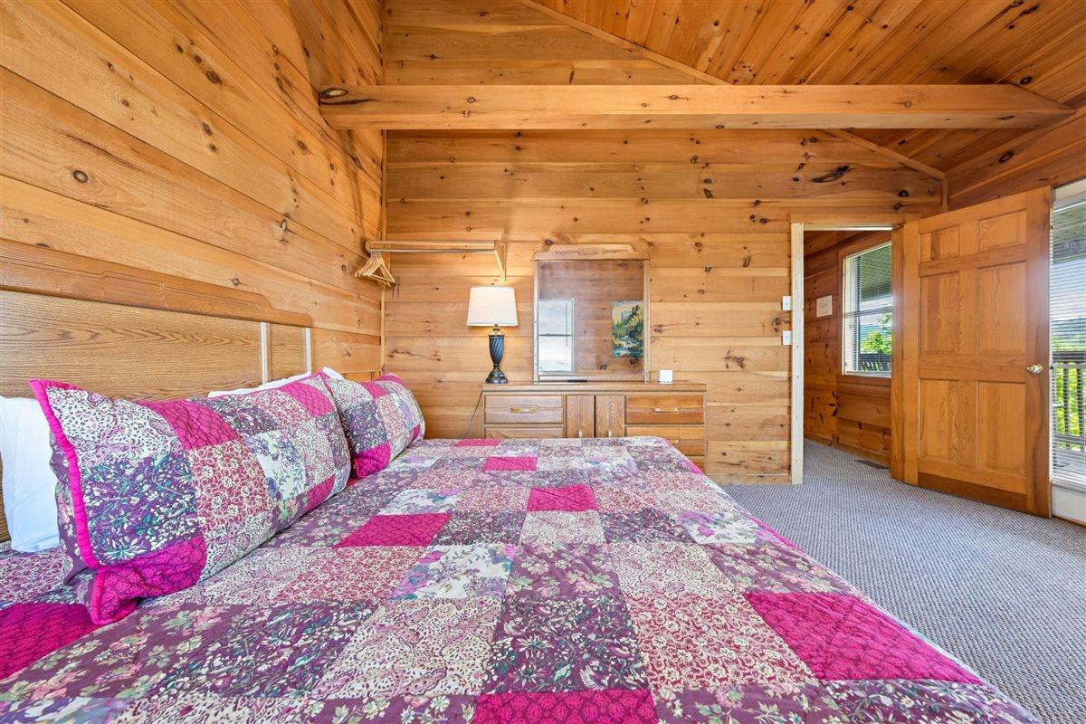 095Bedroom
