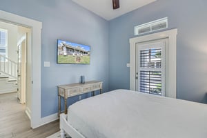 Queen Bedroom, 1st Floor