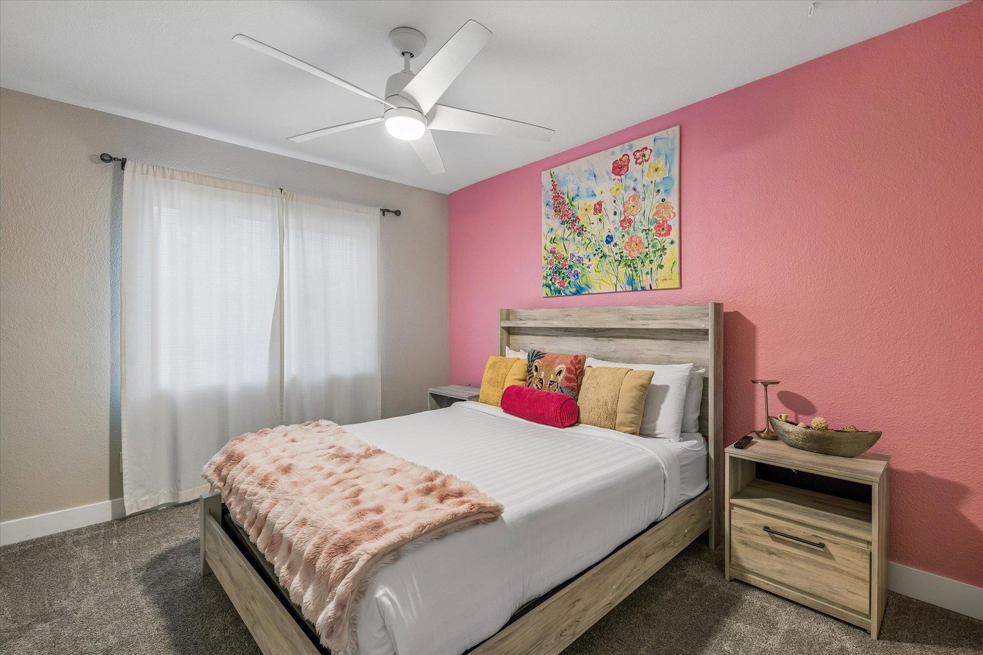 Queen size bed.