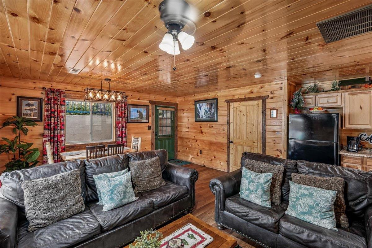 14Living Room