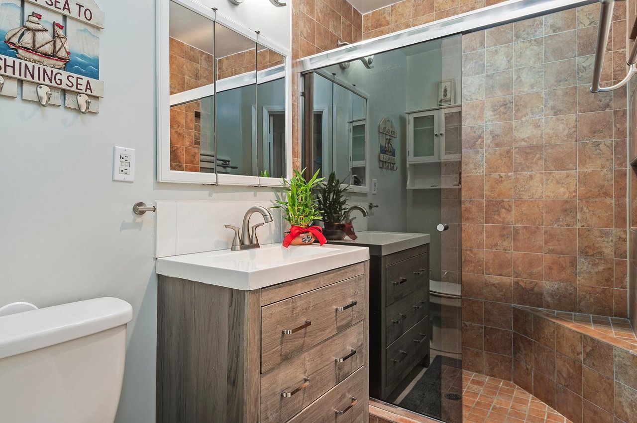 Newly remodeled bathroom with walkin shower.