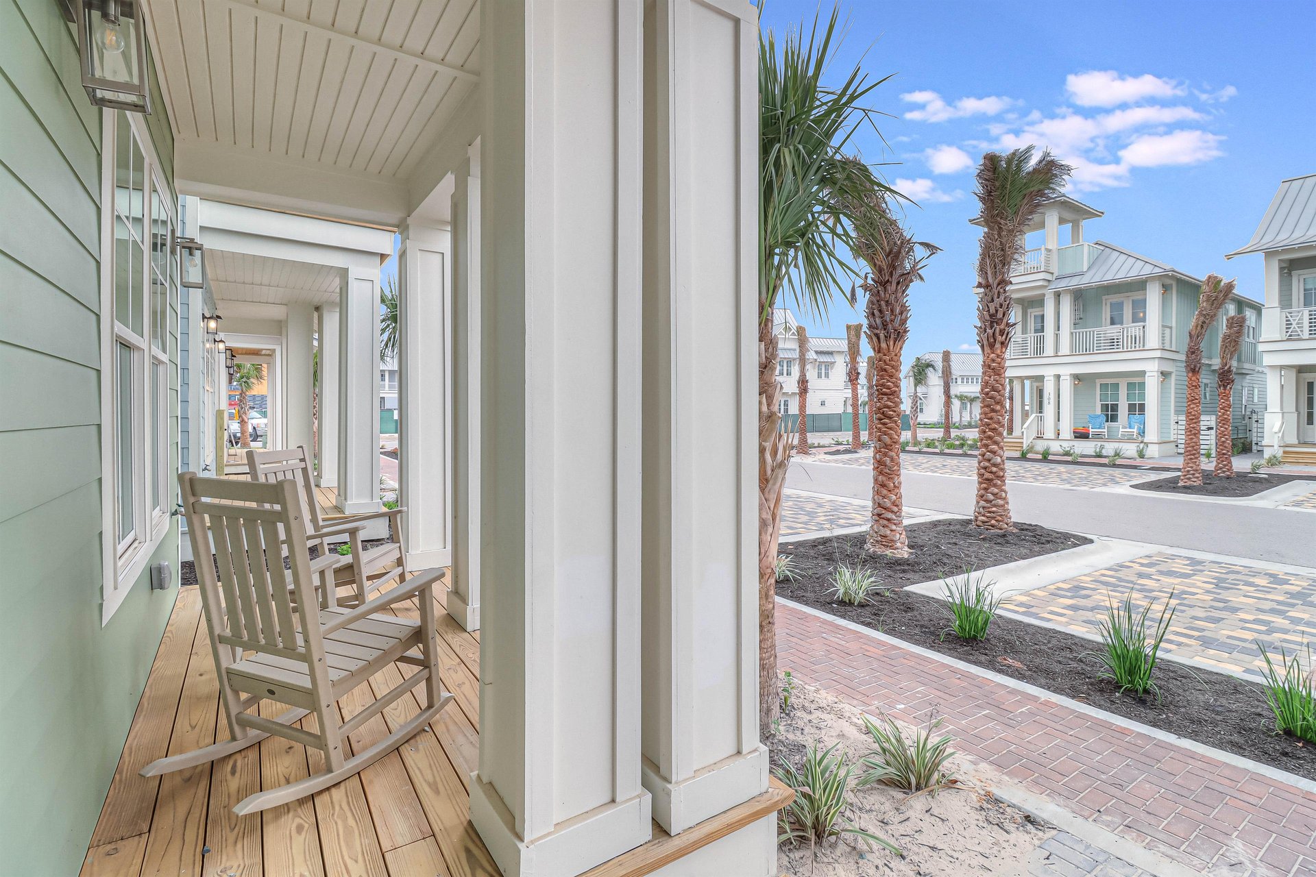 Entry Deck, 1st Floor