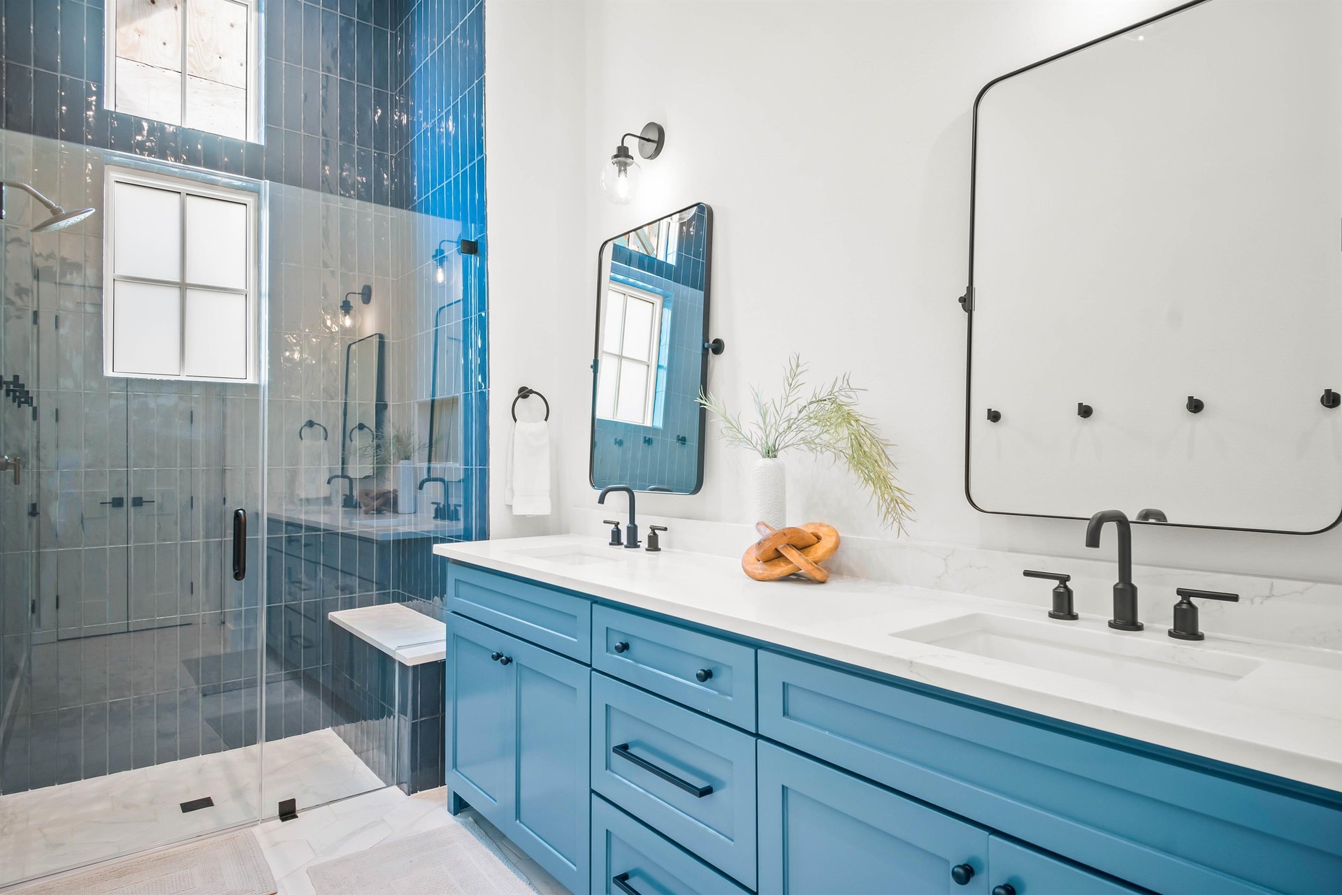 Primary King Bathroom, 2nd Floor