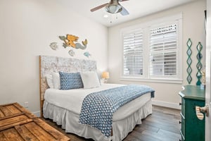 Middle King Bedroom, 1st Floor