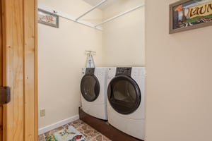 Laundry room at Great View Lodge, a 5bedroom cabin rental located in Pigeon Forge