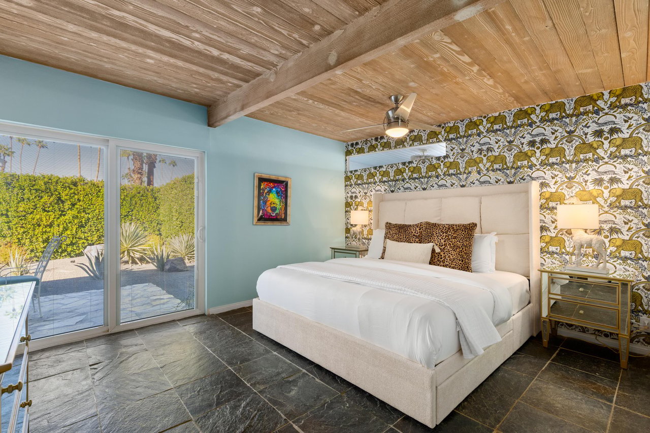 Guest bedroom
