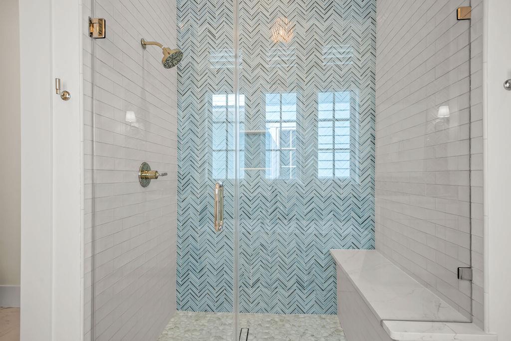 Primary King Bathroom, 1st Floor