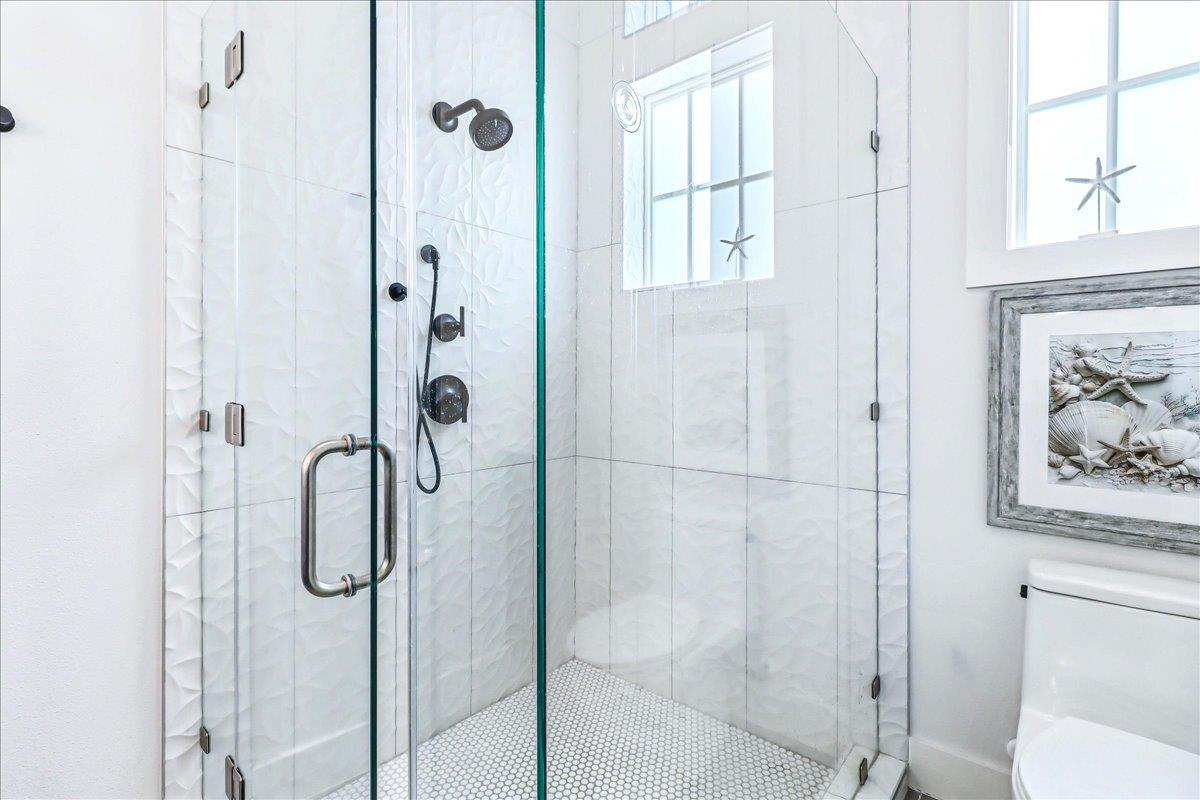 Primary King Bathroom, 2nd Floor