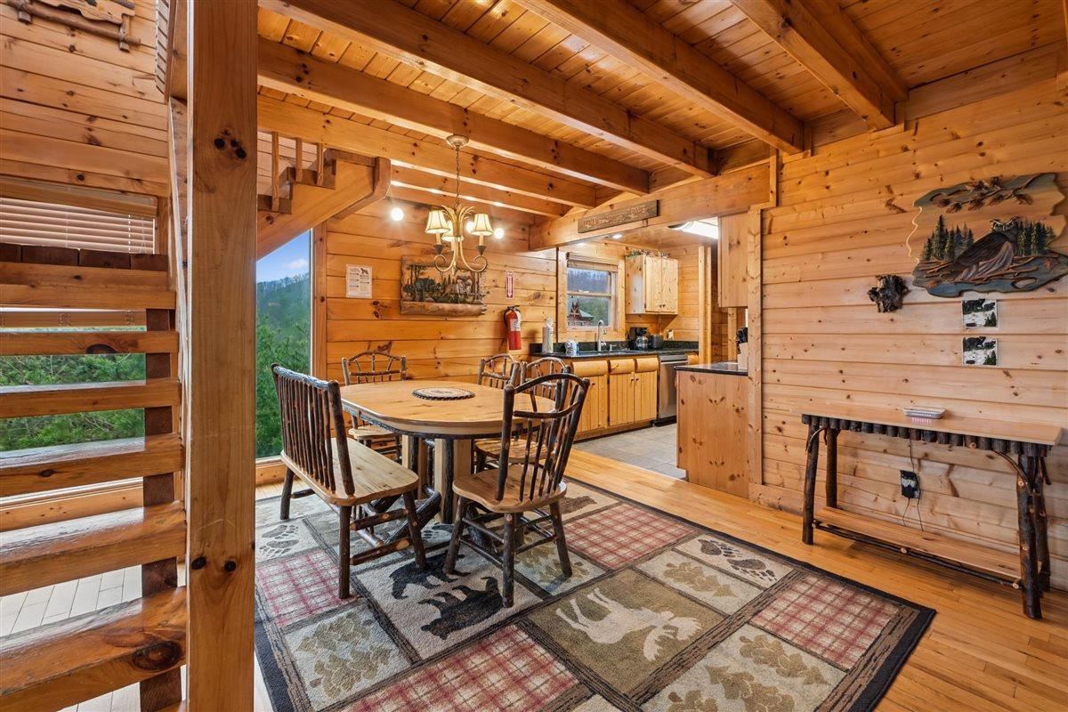 25Dining Room