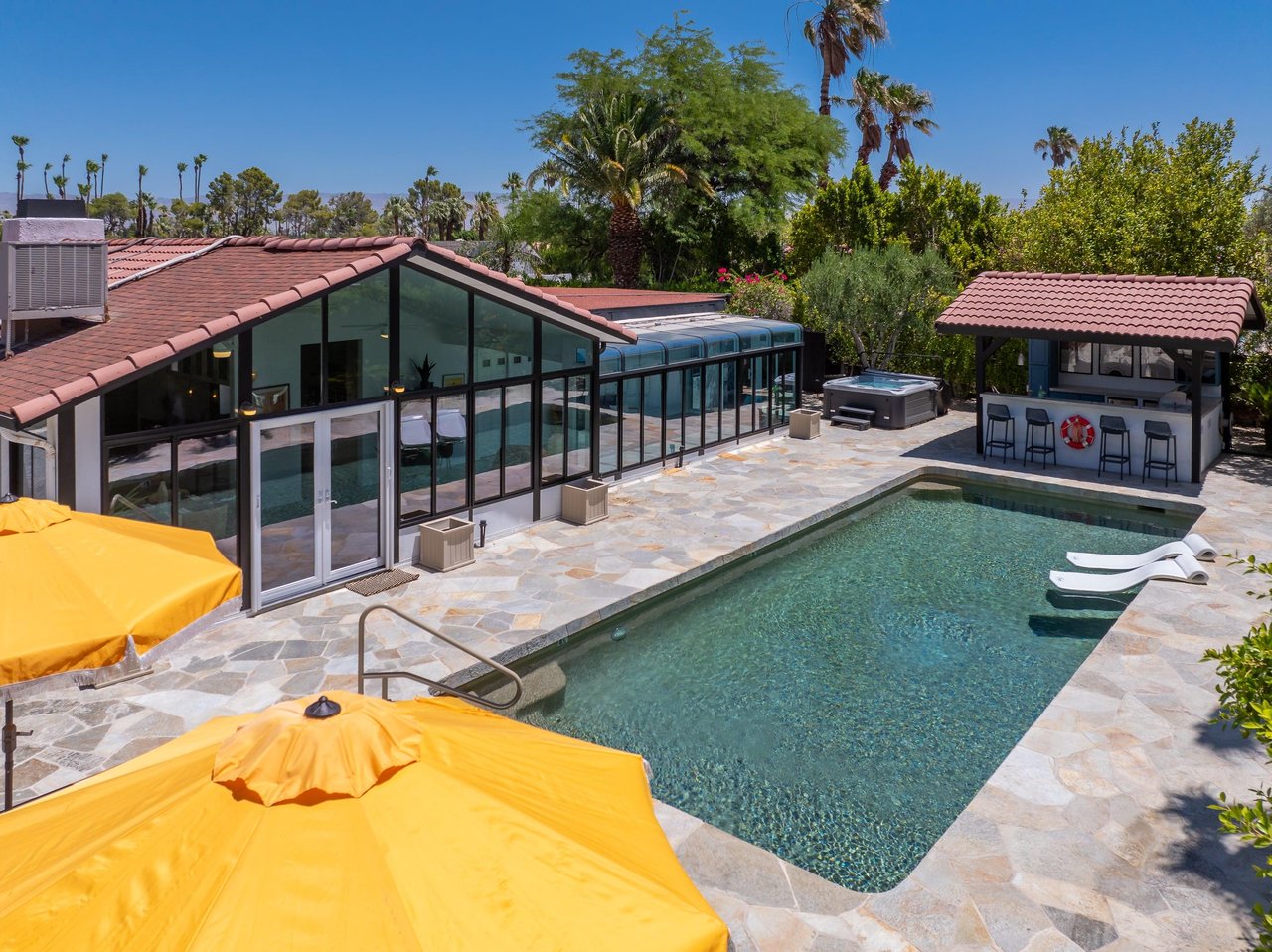 Gorgeous backyard