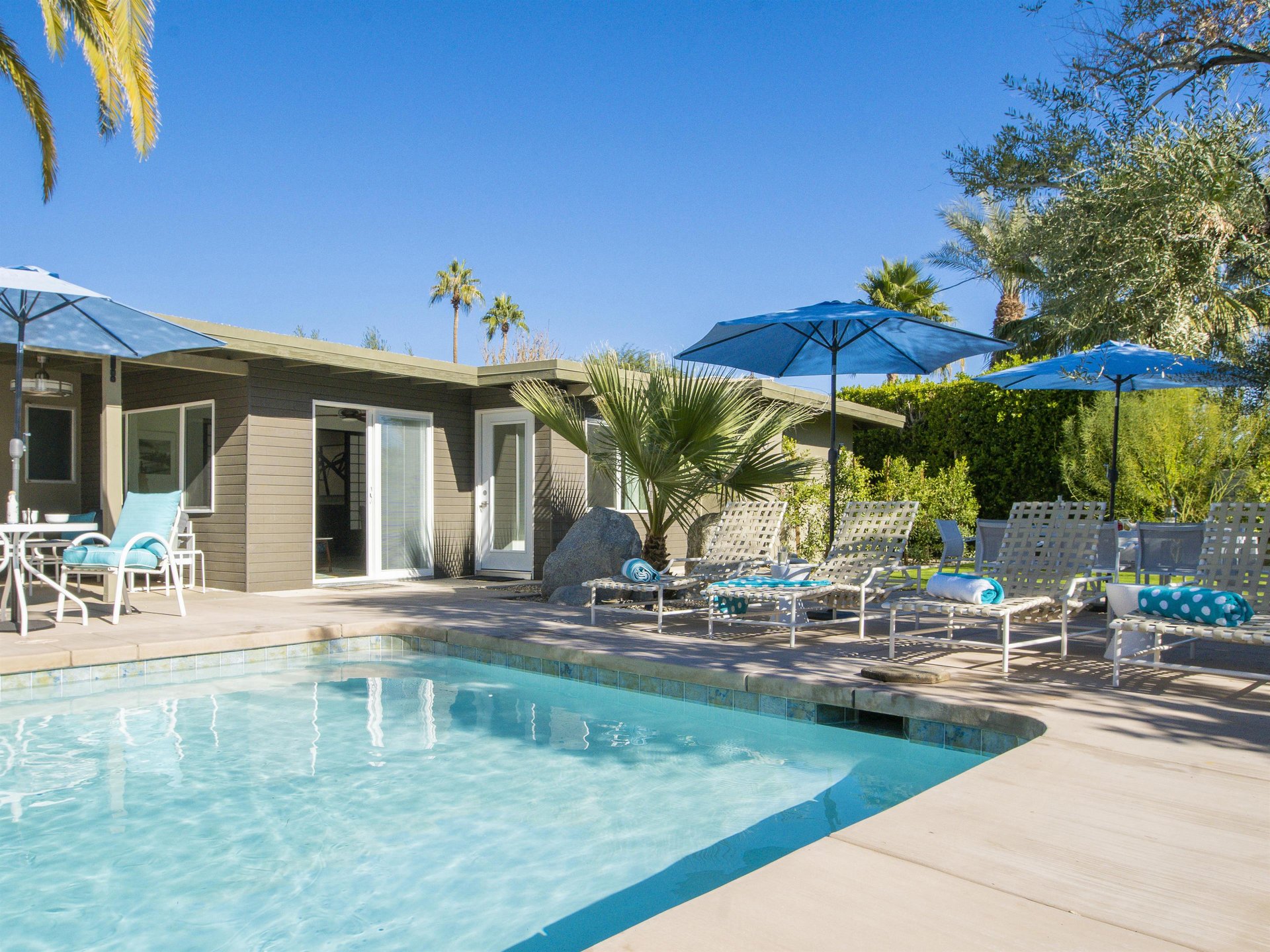 Palm Springs style