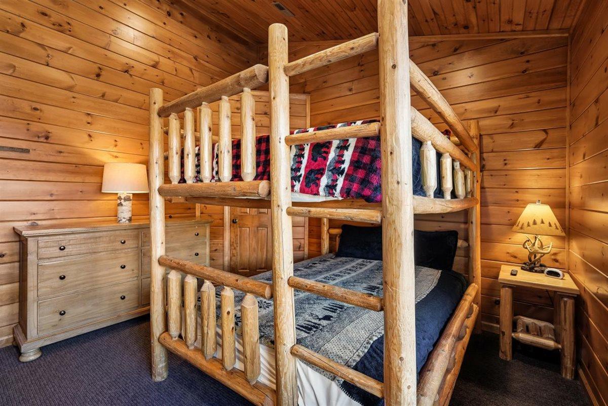 Upstairs Queen over Queen Bunkroom