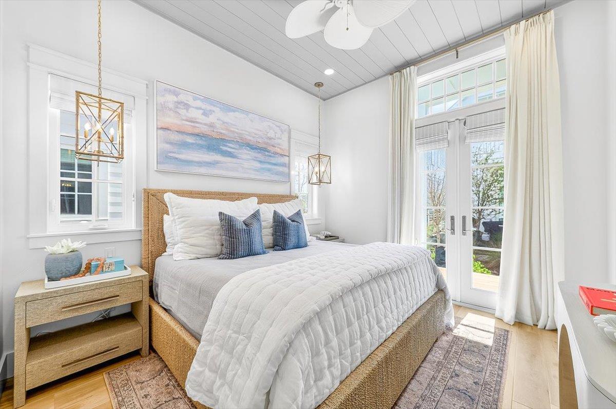 1st Floor King Bedroom