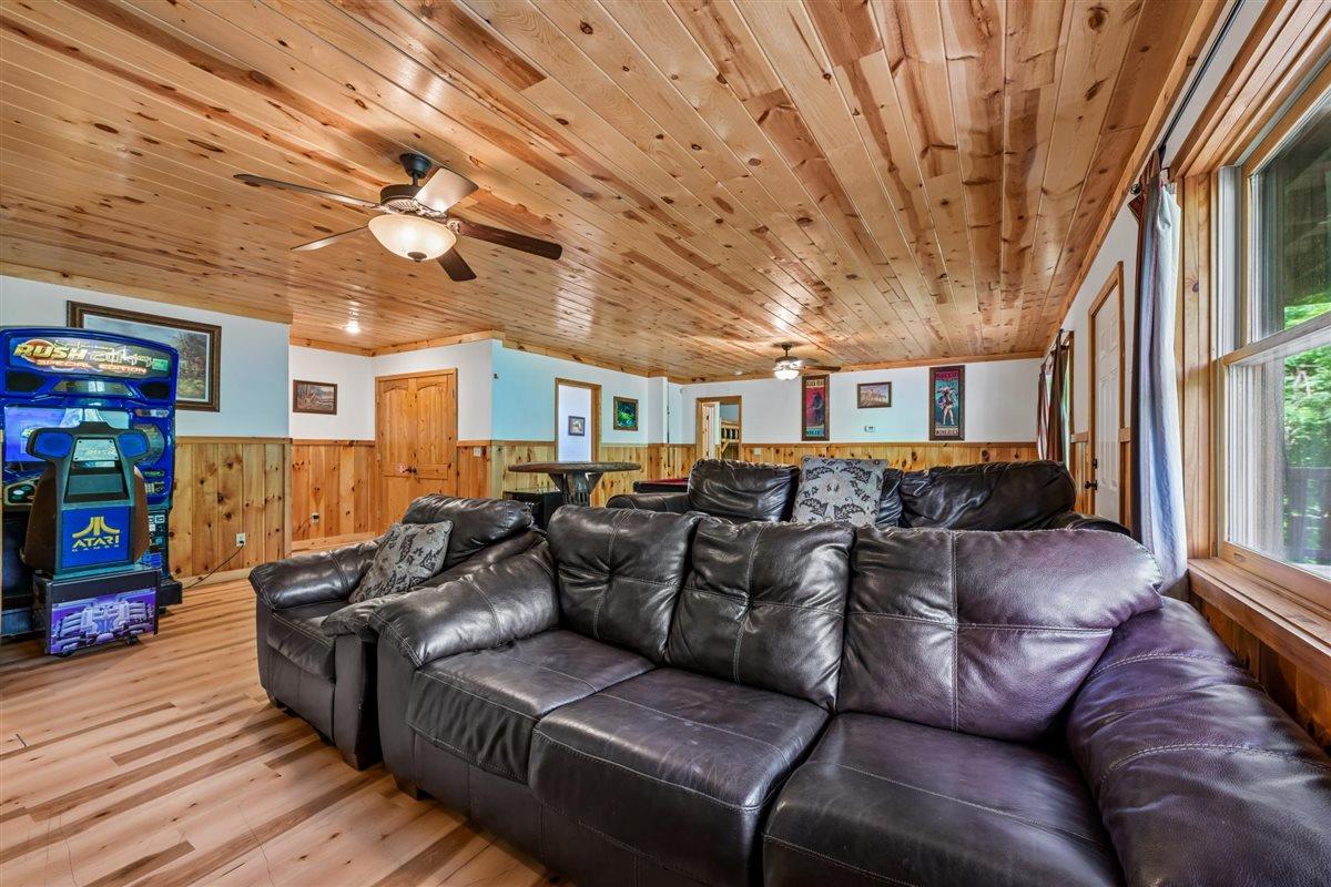061Recreation Room