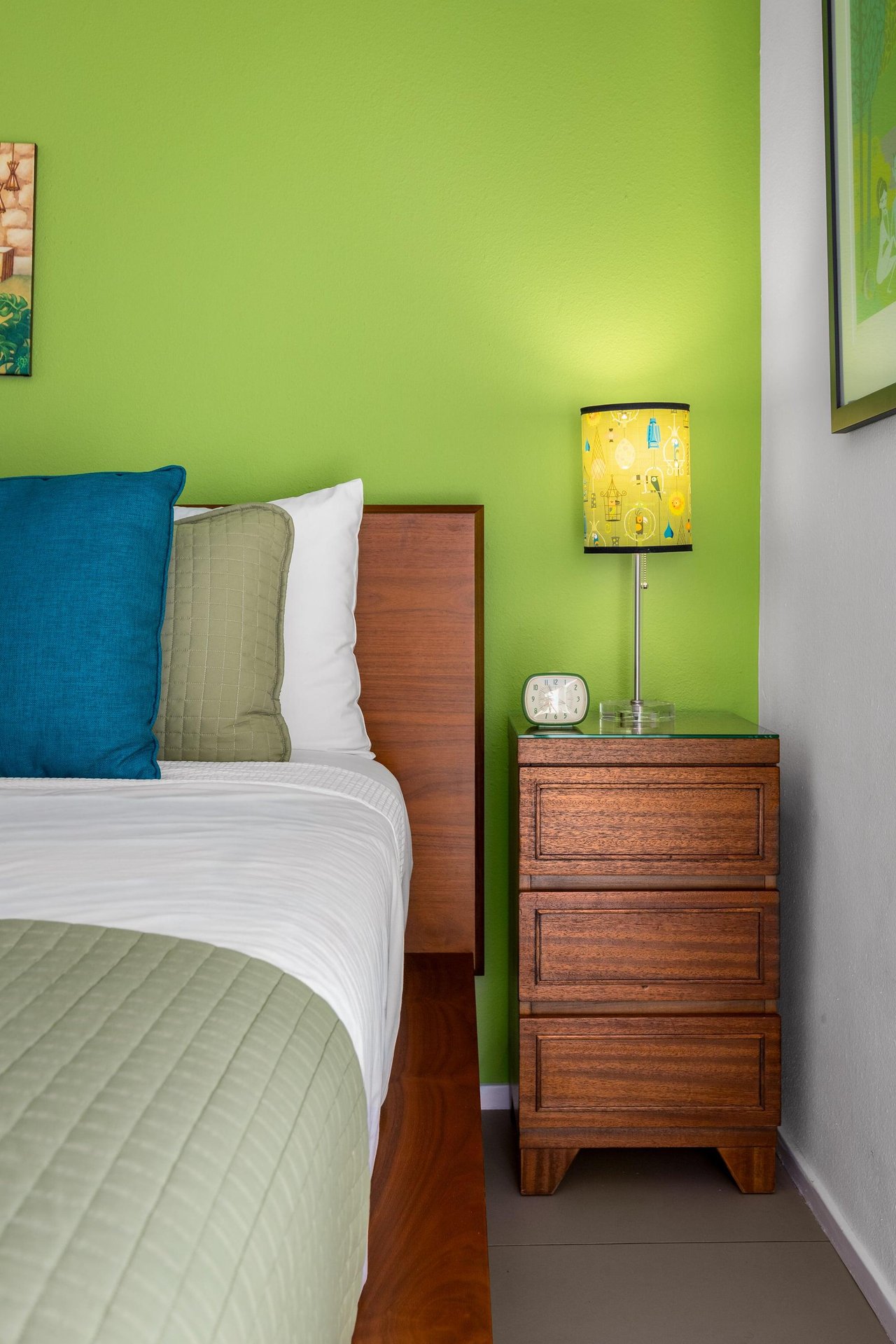 Guest bedroom