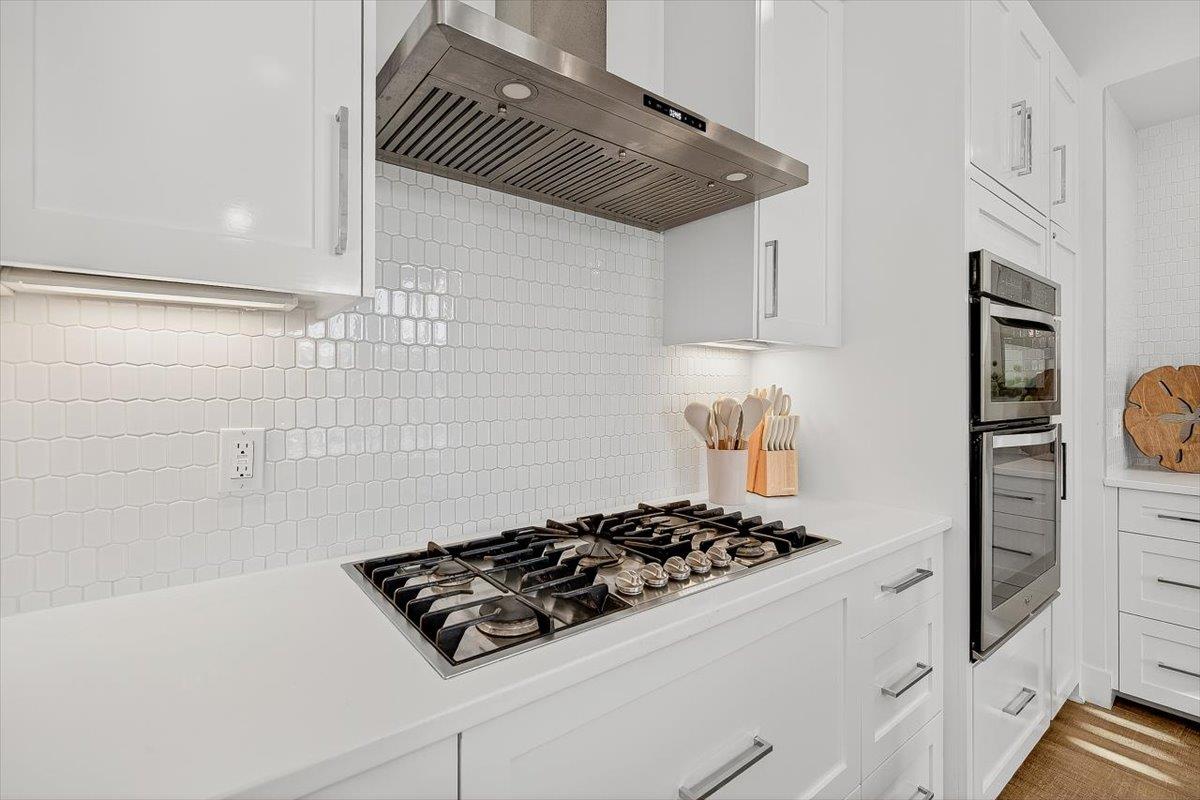 Kitchen, 2nd Floor