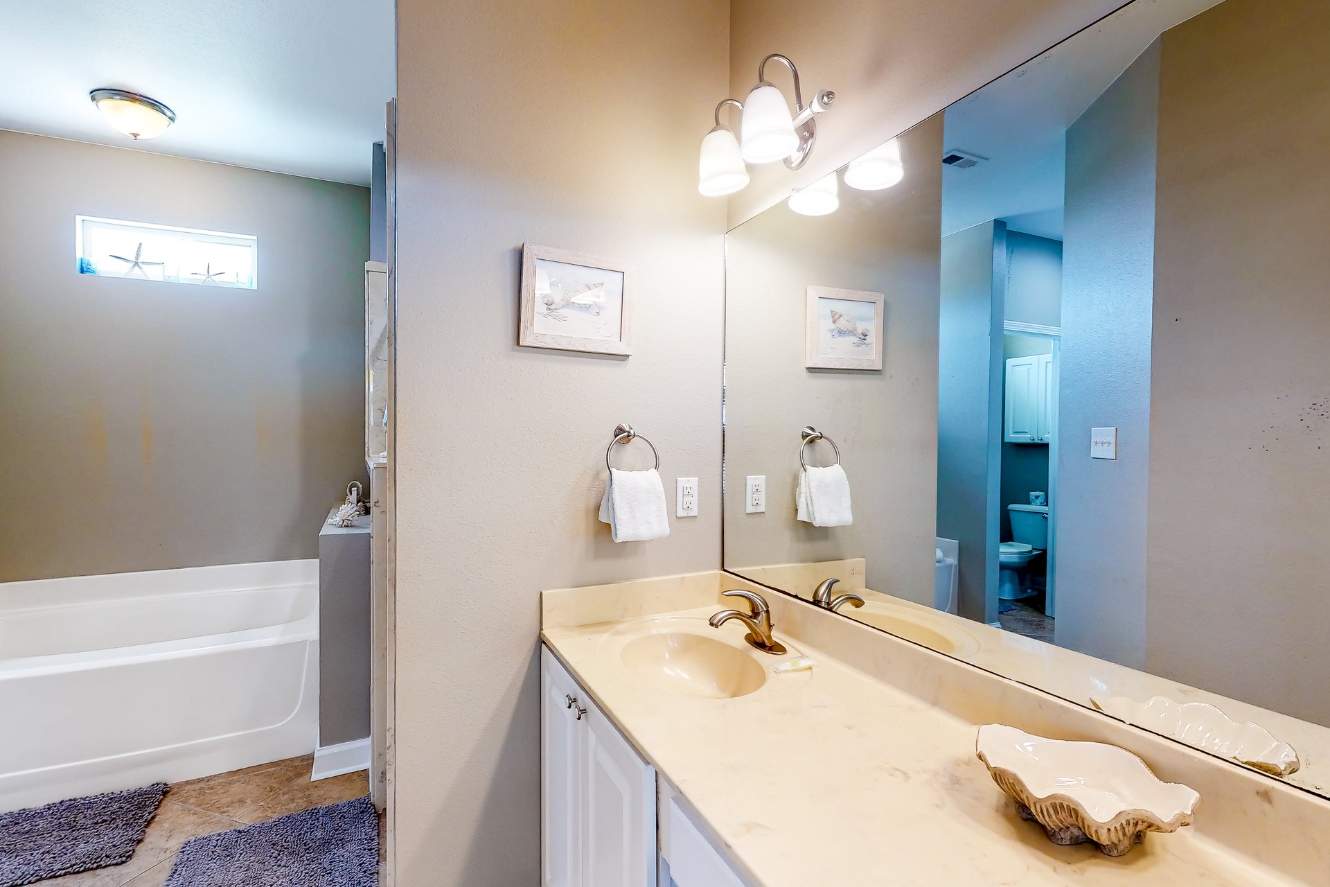 Lazy Daze Beach House 25