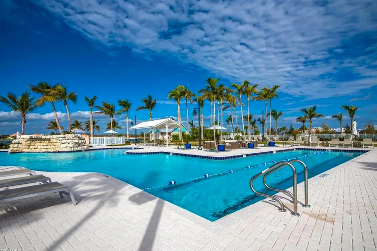 Sunshine Days at Naples Reserve 4