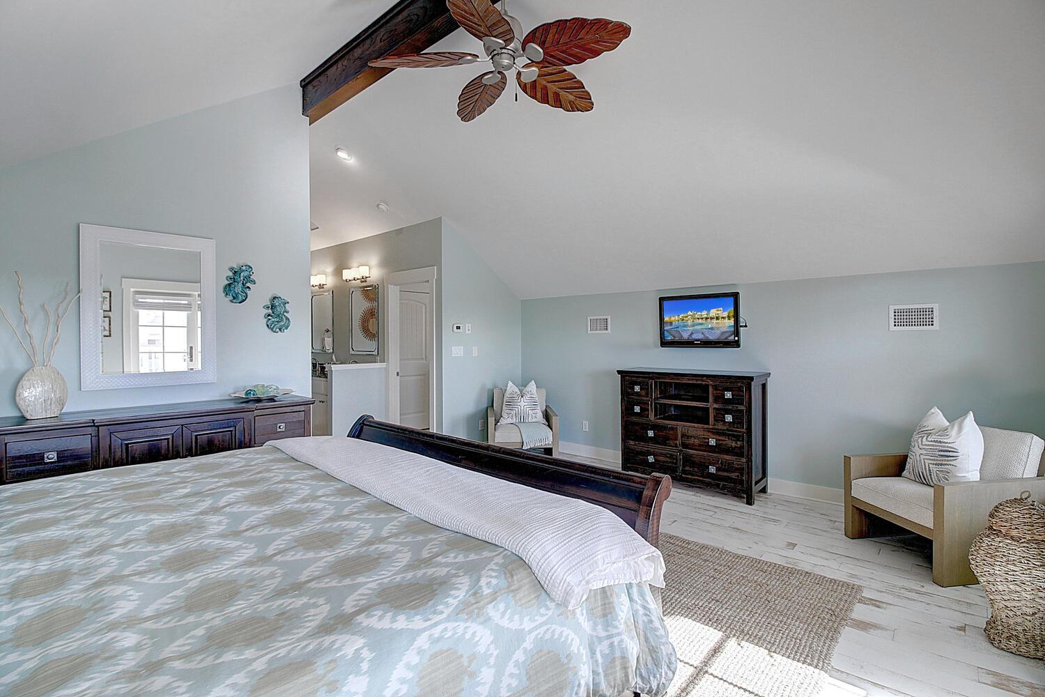 Master Suite, 3rd Floor