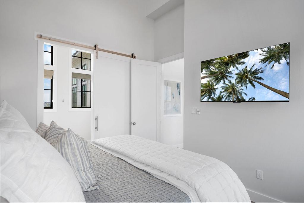 Primary King Bedroom, 2nd Floor