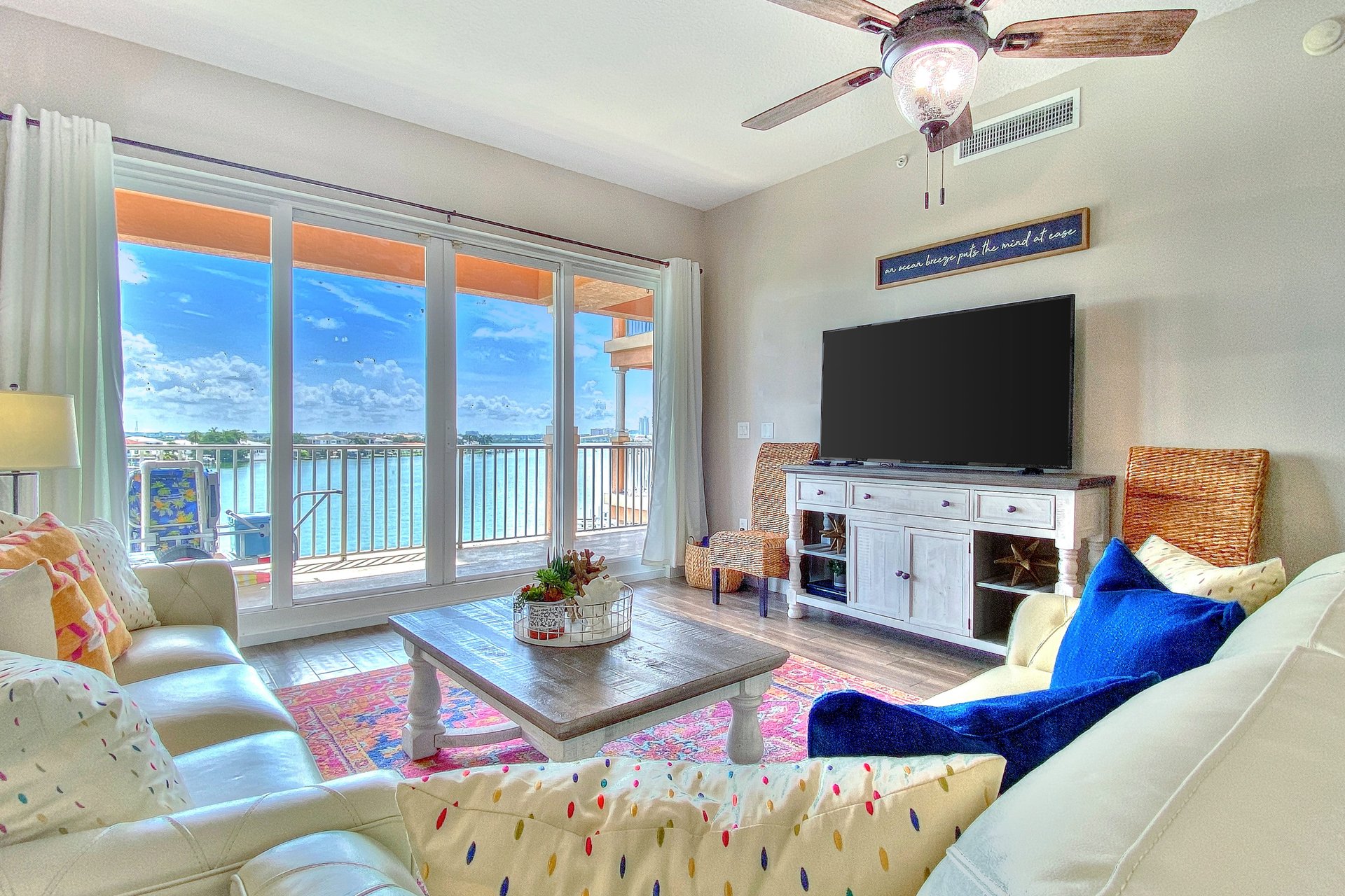 Harborview Grande 404 2