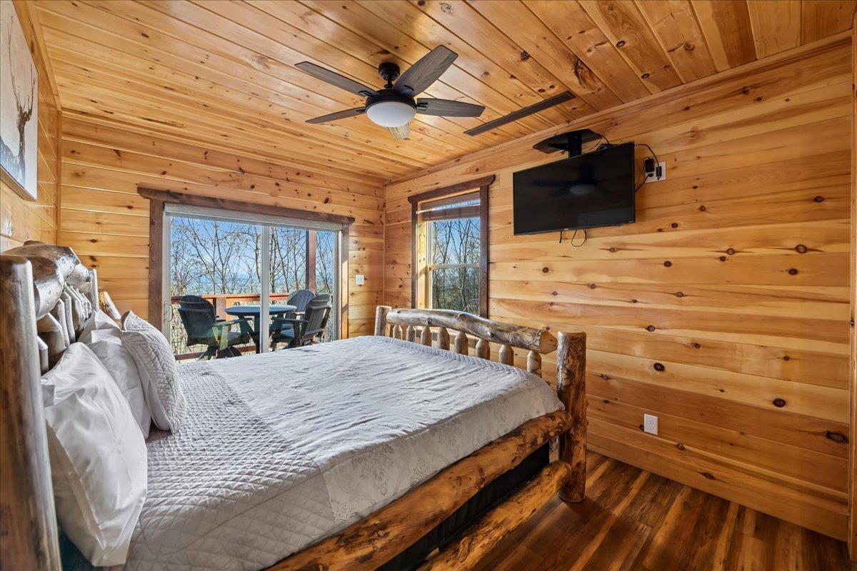38Bedroom