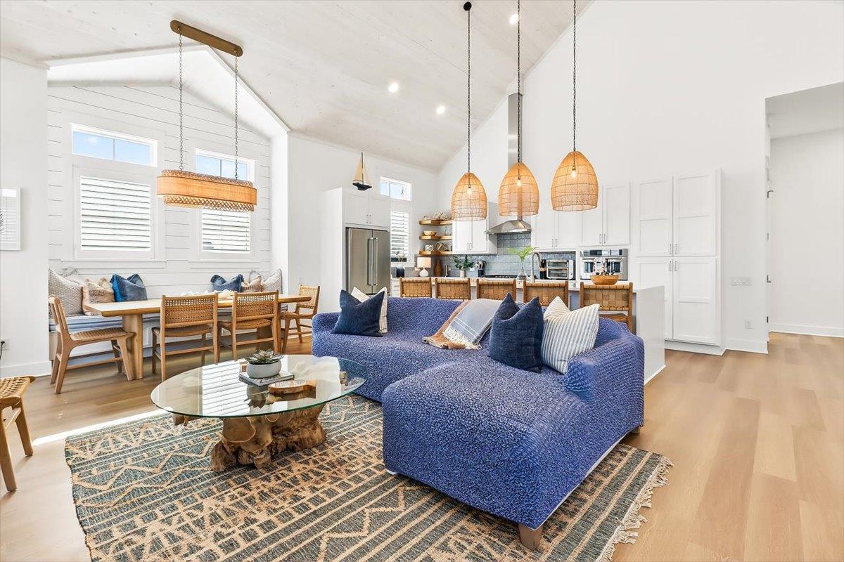 2nd Floor, Main Living Room