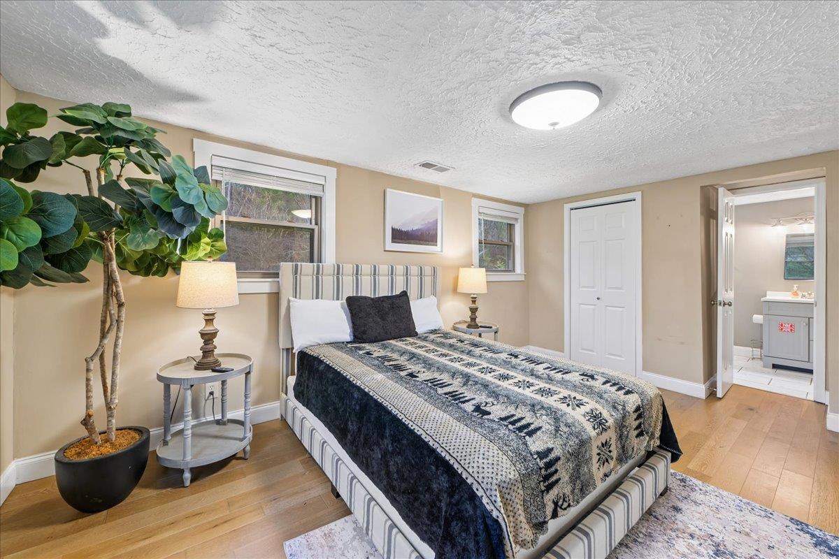 40Bedroom