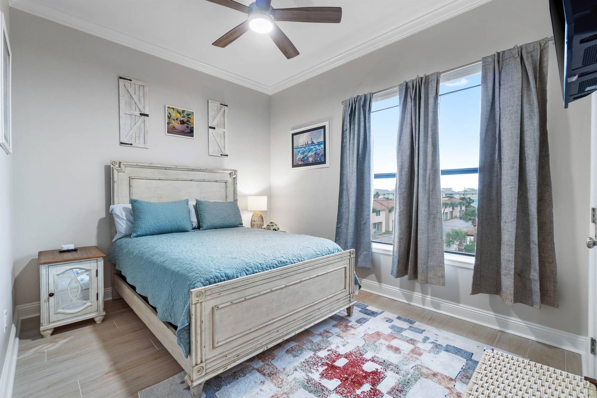 3rd Floor Guest Bedroom 2 Queen